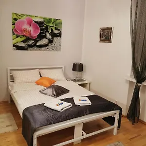 Klimatyczna Kawalerka W Centrum Warszawy Апартаменты