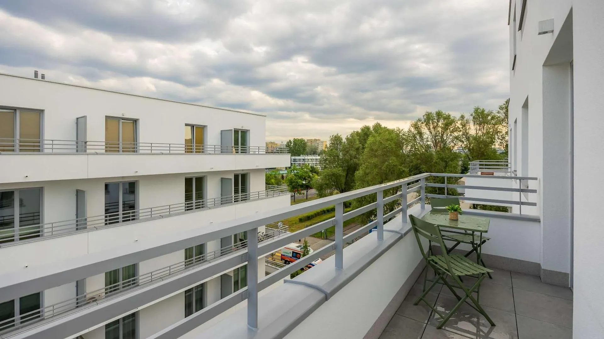 Cosy Air-Conditioned Apartment With Parking In The Garage By Renters Prestige Варшава Польша