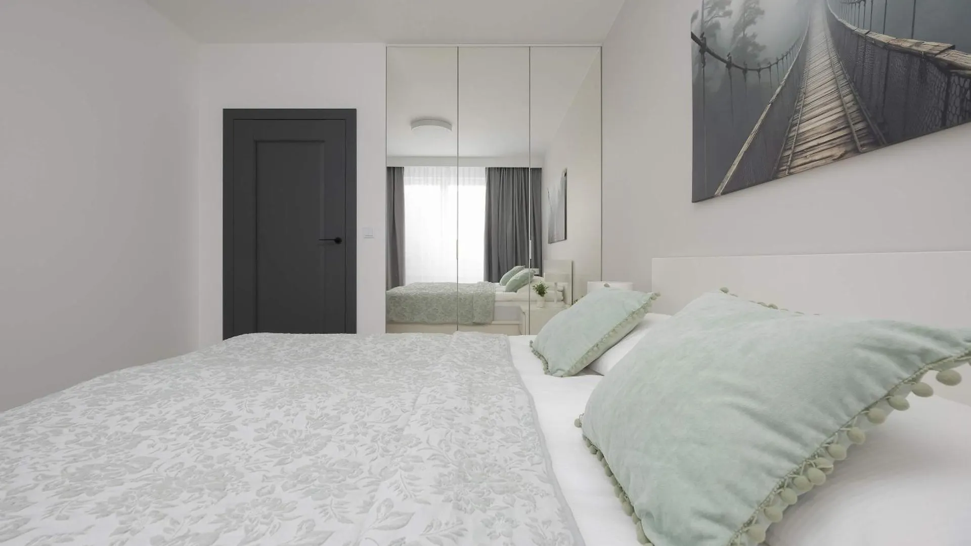 Cosy Air-Conditioned Apartment With Parking In The Garage By Renters Prestige Варшава