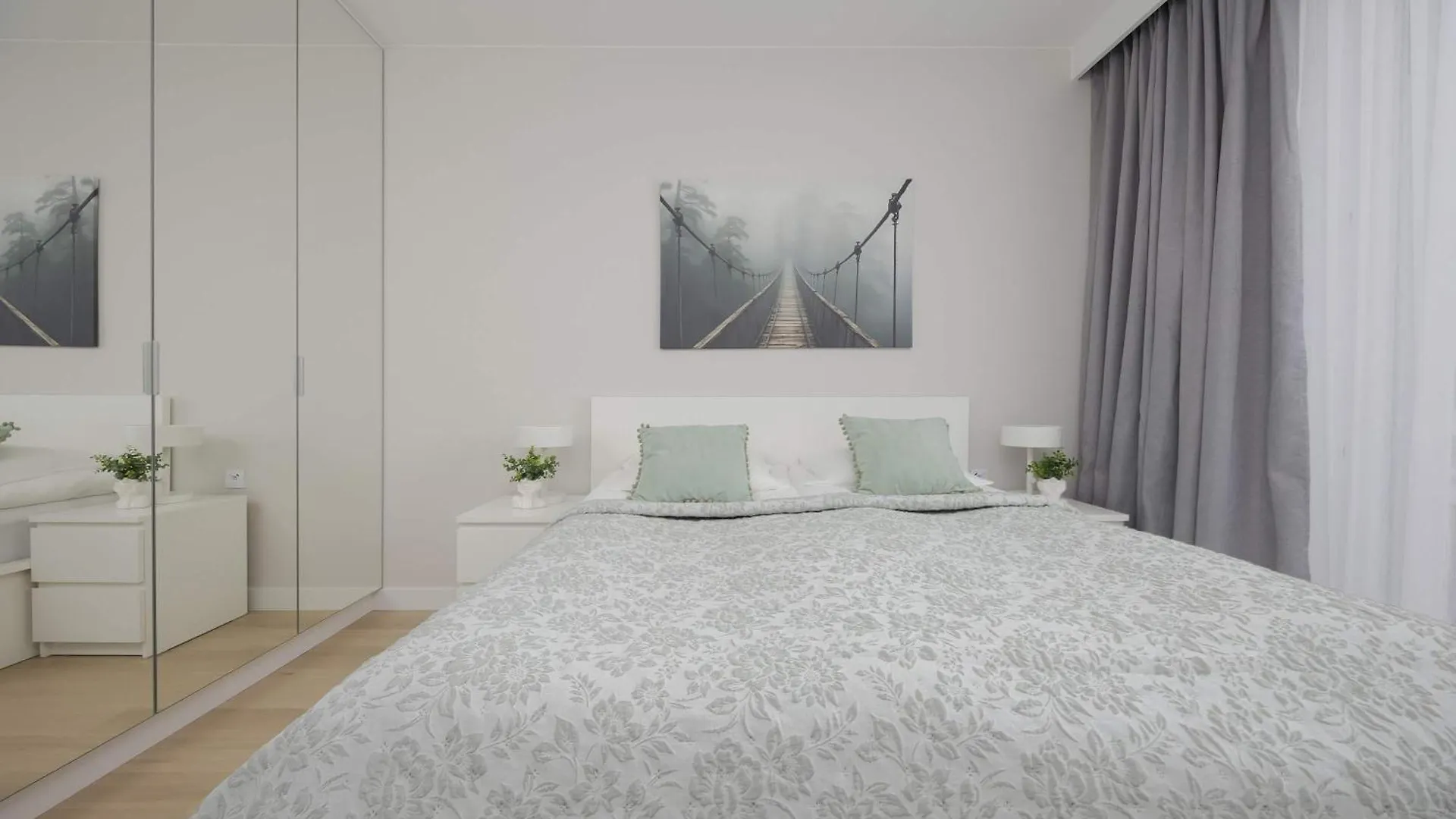 Cosy Air-Conditioned Apartment With Parking In The Garage By Renters Prestige Варшава 0*,