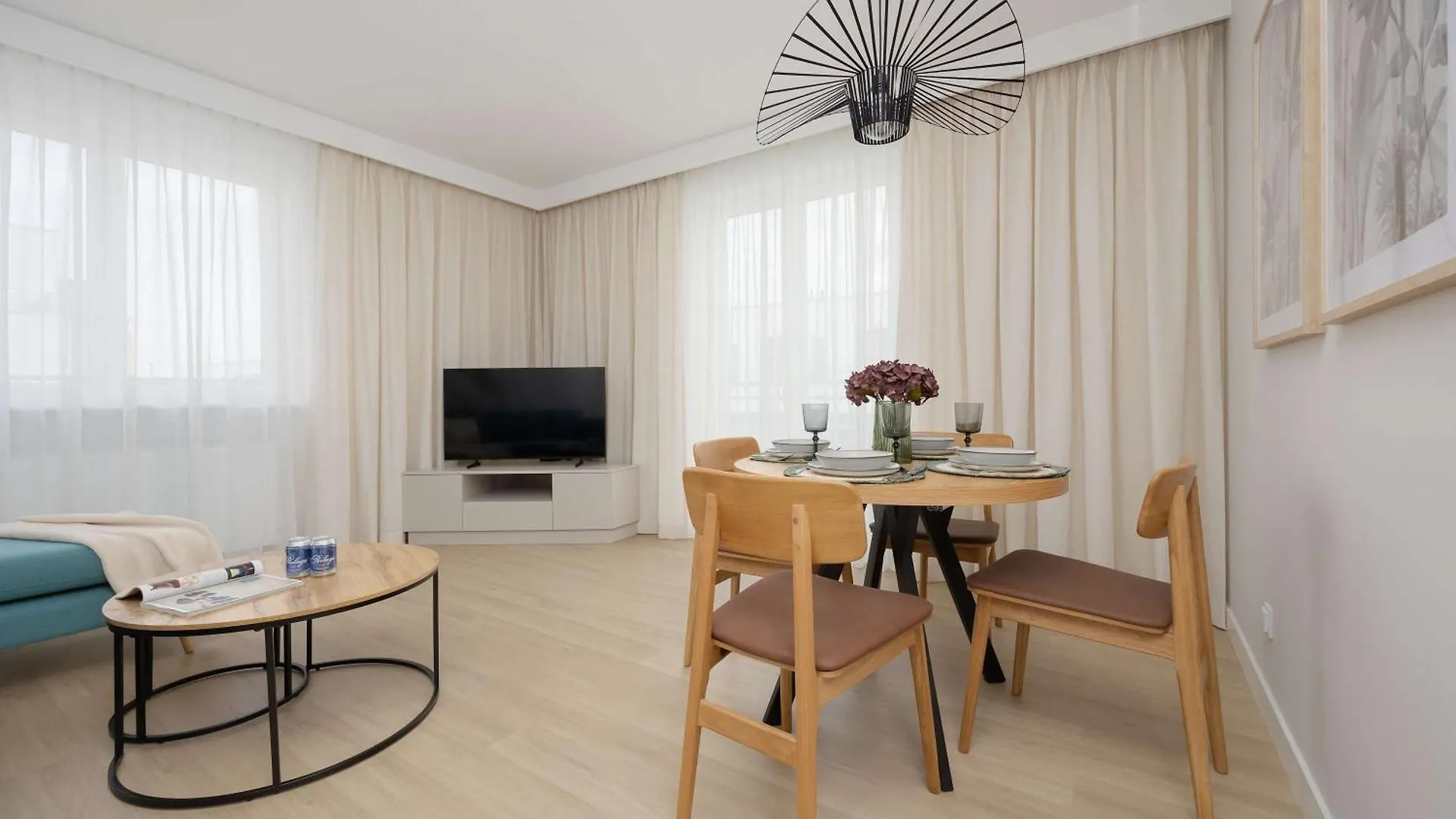 Cosy Air-Conditioned Apartment With Parking In The Garage By Renters Prestige Варшава